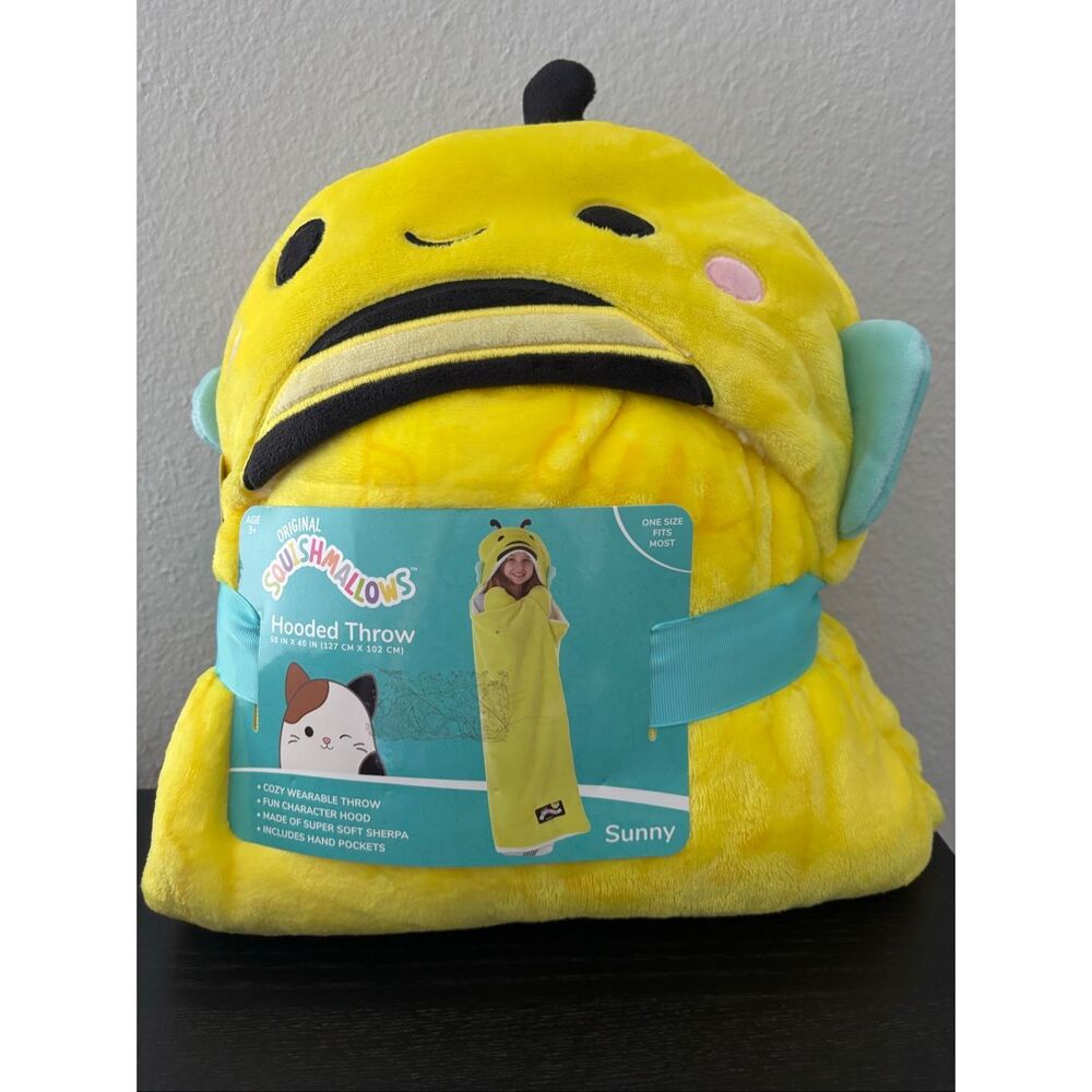 ❤️Squishmallows Hooded Throw-Sunny